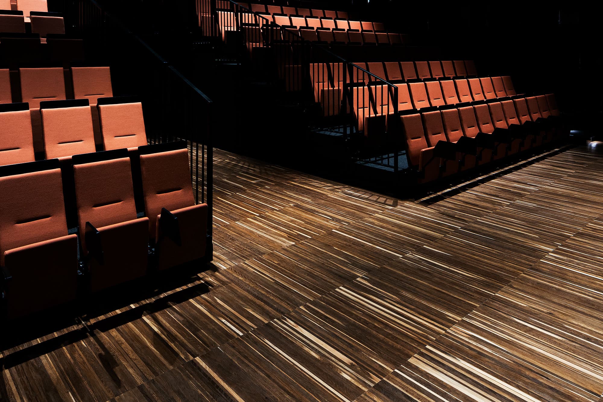 Bas Barkaby Black Box